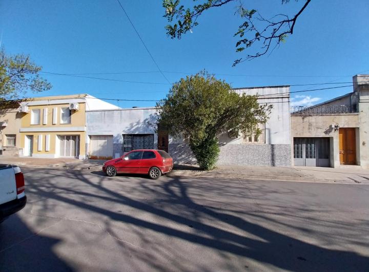 Casa · 182m² · 9 Ambientes · 1 Cochera