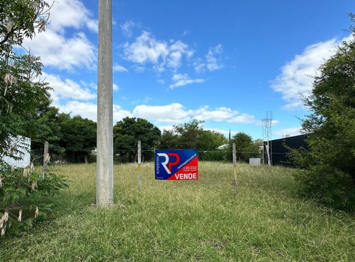 Terreno · 716m²