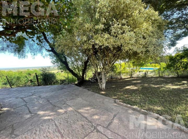 Casa · 250m² · 6 Ambientes · 1 Cochera