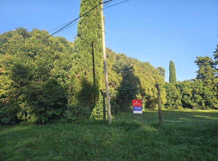 Terreno · 1074m²