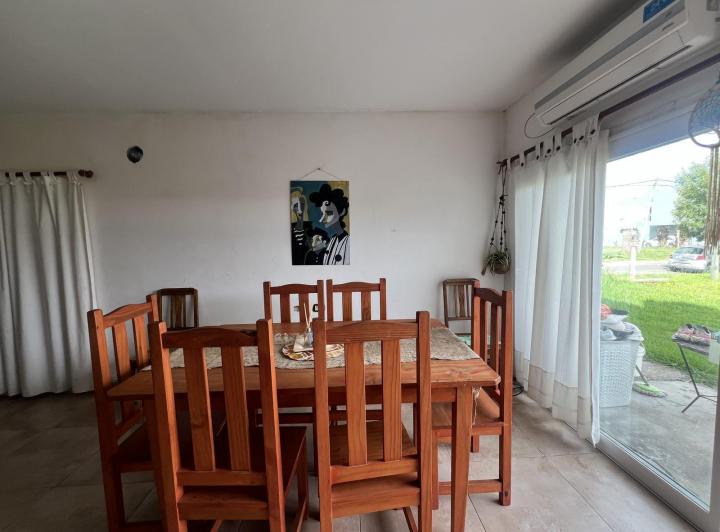 Casa · 300m² · 5 Ambientes · 1 Cochera
