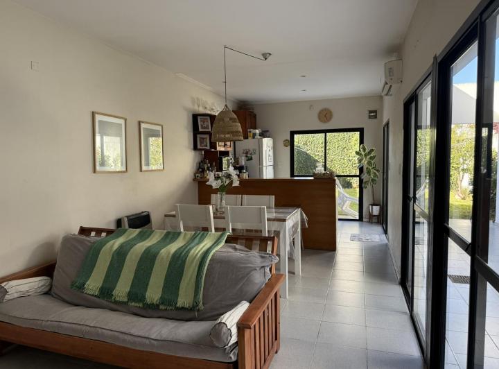 Casa · 91m² · 4 Ambientes · 1 Cochera