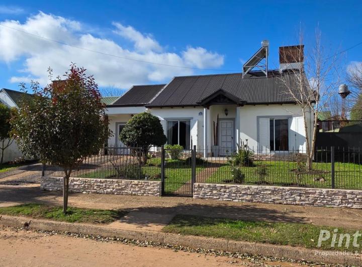 Casa · 214m² · 4 Dormitorios