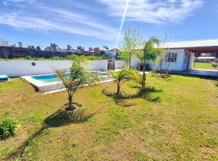 Casa · 90m² · 3 Ambientes · 2 Cocheras