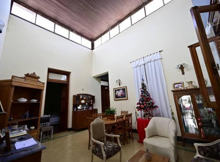 Casa · 280m² · 4 Dormitorios · 1 Cochera