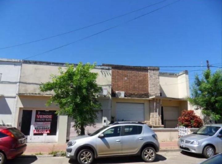 Casa · 250m² · 5 Ambientes · 1 Cochera