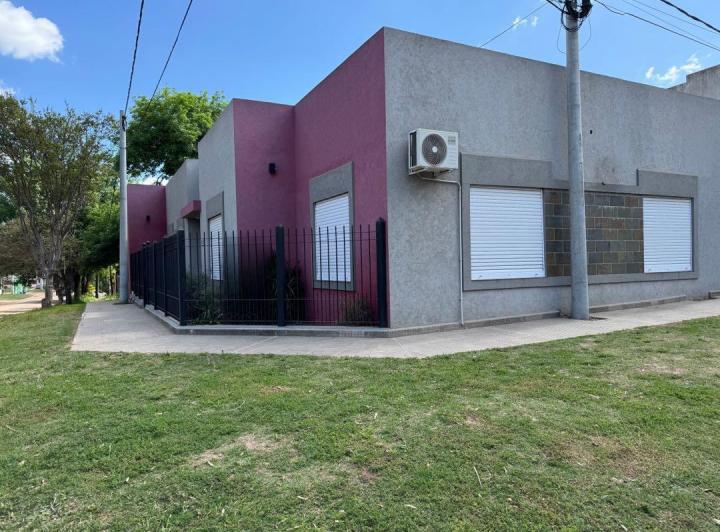 Casa · 200m² · 3 Dormitorios · 1 Cochera