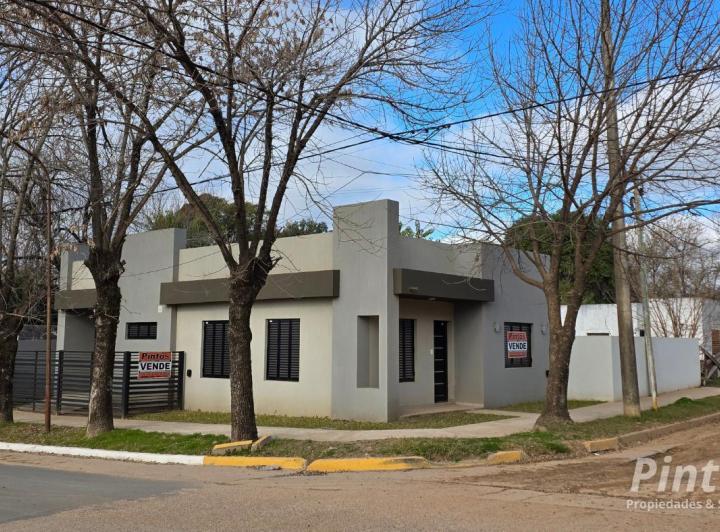 Casa · 100m² · 3 Ambientes · 1 Cochera