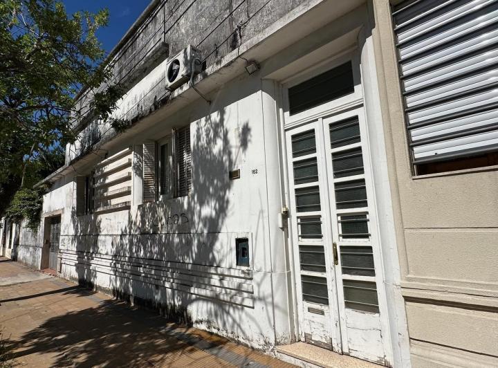 Casa · 250m² · 7 Ambientes · 1 Cochera