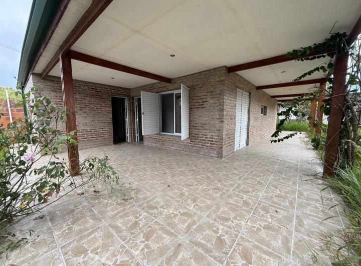 Casa · 250m² · 6 Ambientes · 2 Cocheras