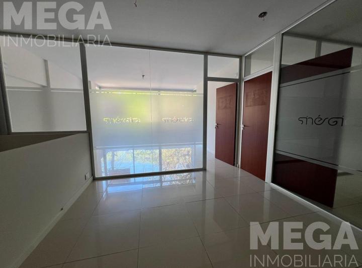 Oficina comercial · 160m² · 4 Ambientes · 1 Cochera