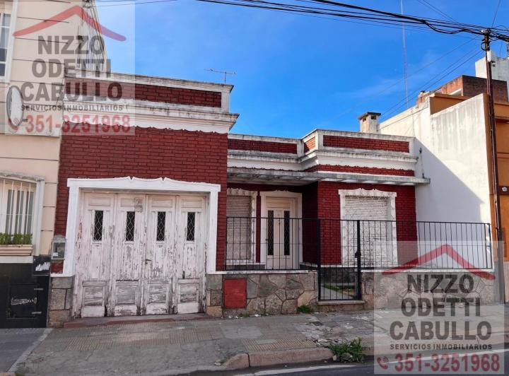 Casa · 200m² · 11 Ambientes · 1 Cochera
