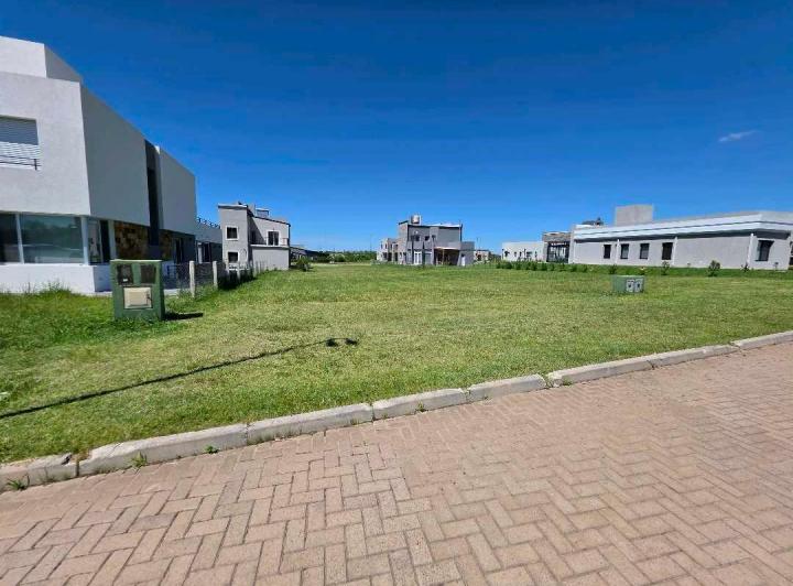 Terreno · 490m²