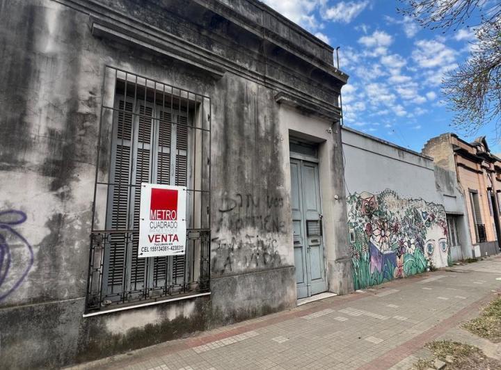 Casa · 925m² · 6 Ambientes · 1 Cochera
