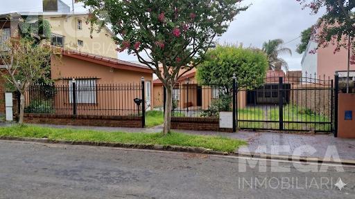 Casa · 150m² · 4 Ambientes · 1 Cochera