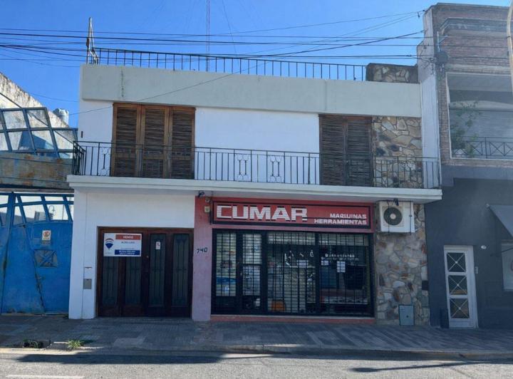 Casa · 275m² · 12 Ambientes · 1 Cochera