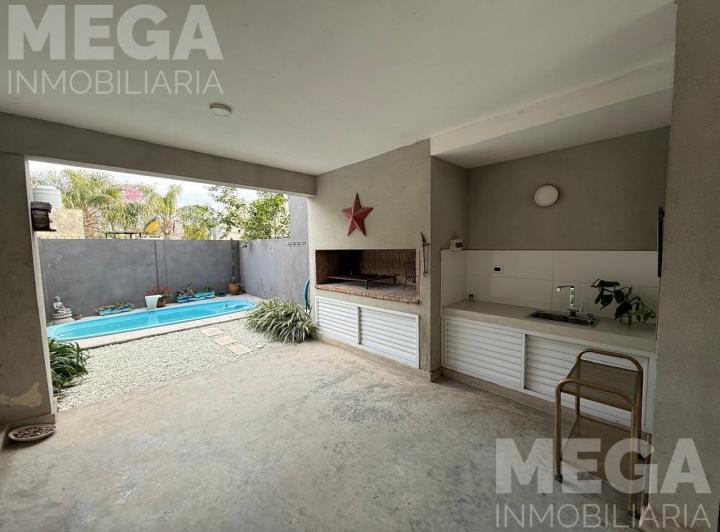 Casa · 150m² · 5 Ambientes · 3 Cocheras