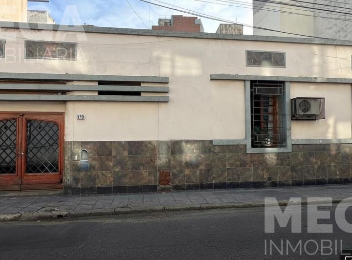 Casa · 181m² · 4 Ambientes · 1 Cochera