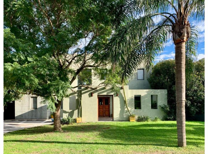 Casa · 230m² · 6 Ambientes