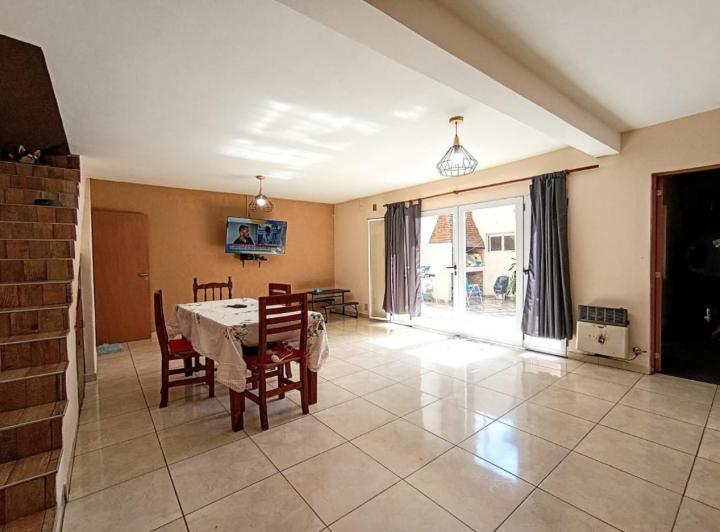 Casa · 136m² · 9 Ambientes