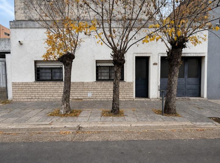 Casa · 140m² · 4 Ambientes · 1 Cochera