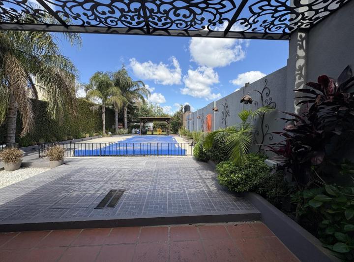 Casa · 83m² · 3 Ambientes · 2 Cocheras