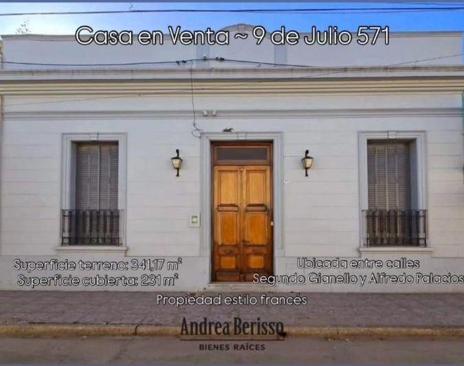 Casa · 231m² · 8 Ambientes