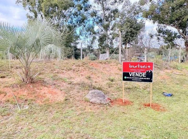 Terreno · 890m²