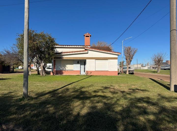 Casa · 160m² · 3 Dormitorios · 2 Cocheras
