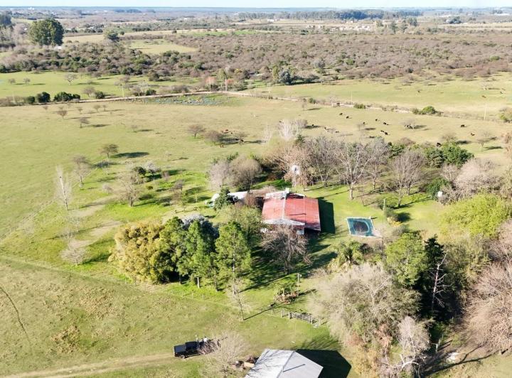 Campo · 500m² · 6 Ambientes · 4 Cocheras