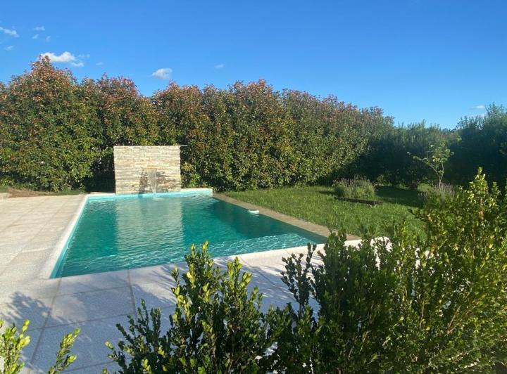 Casa · 220m² · 8 Ambientes · 2 Cocheras