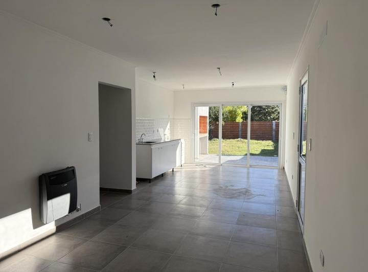 Casa · 71m² · 3 Ambientes · 1 Cochera