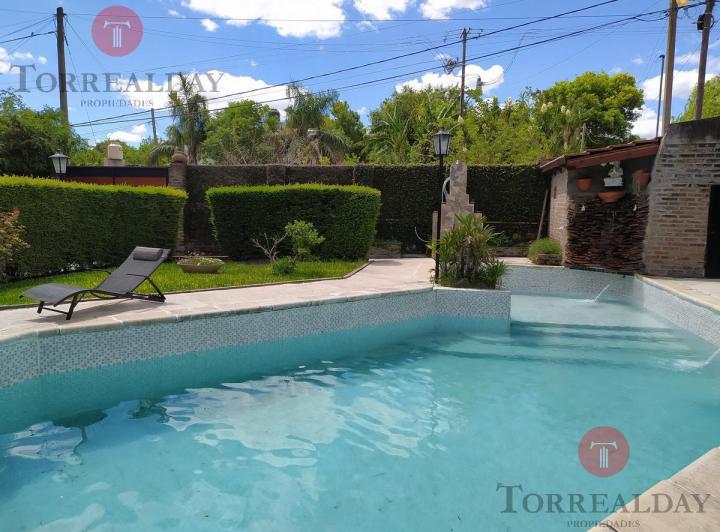 Casa · 316m² · 6 Ambientes · 3 Cocheras