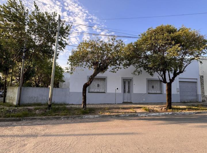Casa · 199m² · 6 Ambientes · 2 Cocheras
