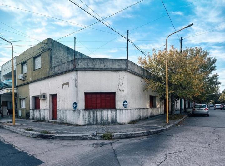 Casa · 240m² · 5 Ambientes · 1 Cochera