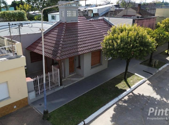 Casa · 303m² · 7 Ambientes · 2 Cocheras
