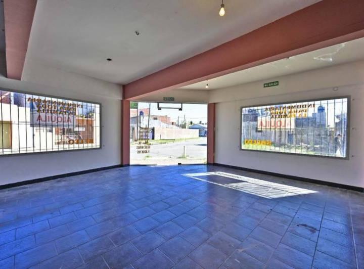 Local comercial · 300m²