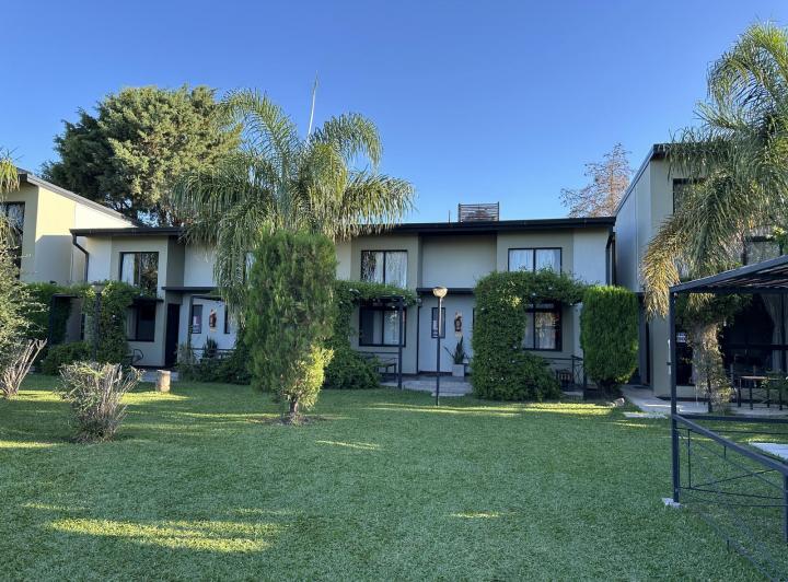 Hotel · 250m² · 8 Ambientes · 8 Cocheras