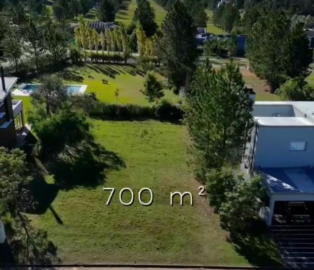 Terreno · 700m²