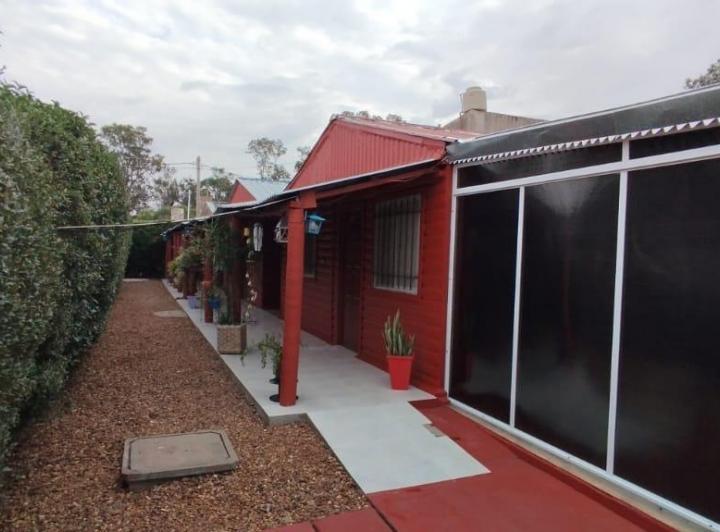 Casa · 180m² · 2 Dormitorios · 4 Cocheras