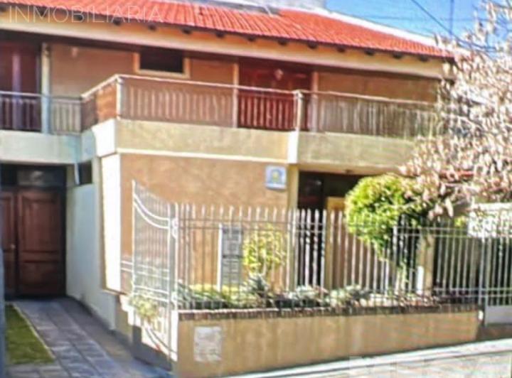 Casa · 1463m² · 9 Ambientes · 1 Cochera