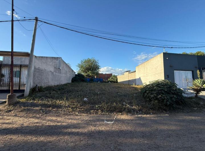 Terreno · 216m²