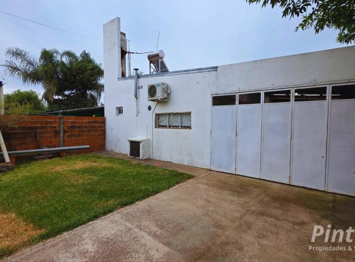 Casa · 90m² · 6 Ambientes · 1 Cochera