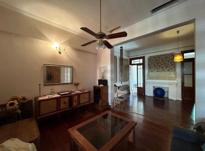 Casa · 250m² · 5 Ambientes · 2 Cocheras