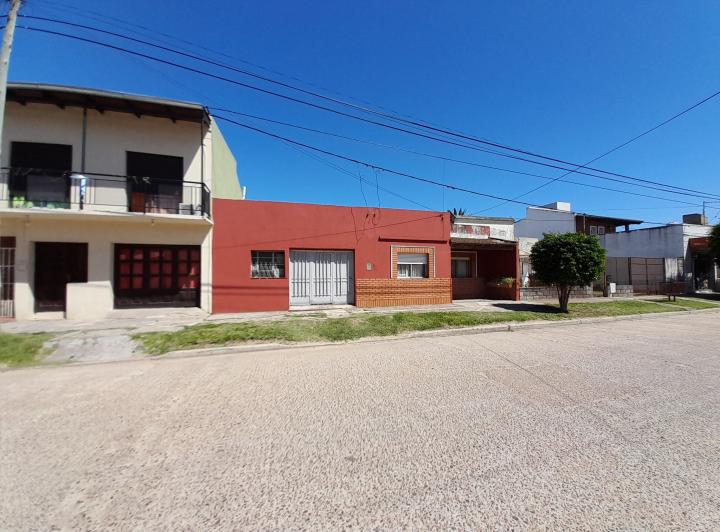 Casa · 148m² · 7 Ambientes · 3 Cocheras