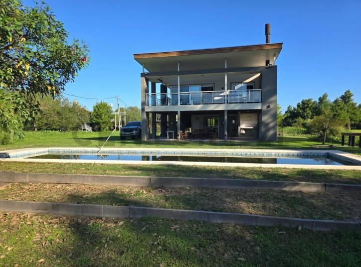 Casa · 107m² · 5 Ambientes · 1 Cochera