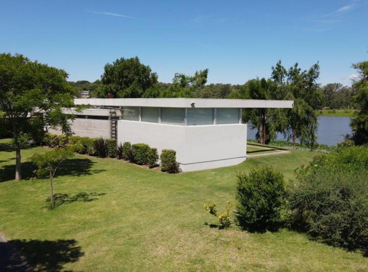 Casa · 221m² · 3 Ambientes · 2 Cocheras