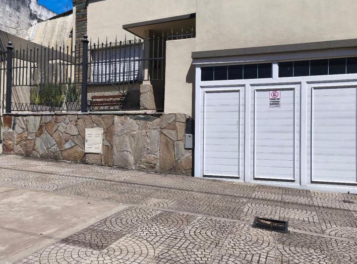 Casa · 389m² · 3 Dormitorios · 1 Cochera
