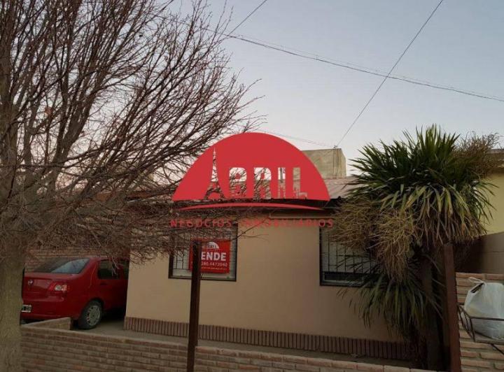 Casa · 4 Ambientes · 1 Cochera
