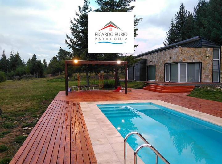 Casa · 230m² · 7 Ambientes